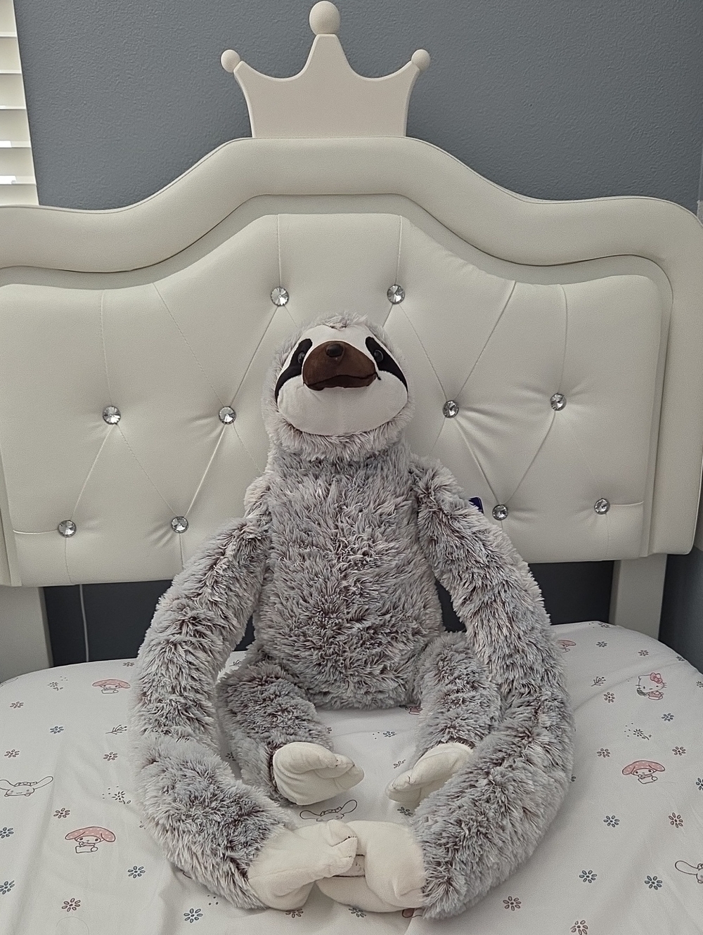 NWT Kellytoy 52" Two Tone Brown Sloth